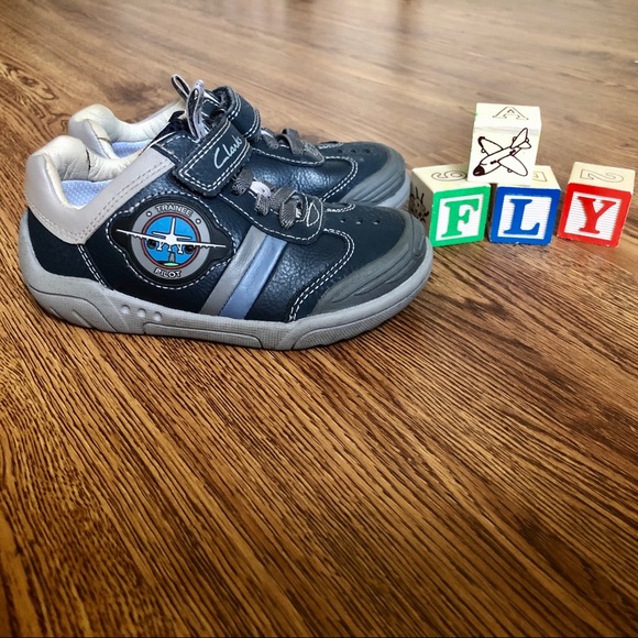 Clarks Other - Clarks Leather Toddler Light-Up Shoes